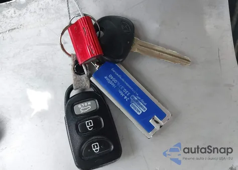 2013 Hyundai Elantra Gls/Limited z USA, uszkodzony, nr VIN 5NPDH4AE2DH155492